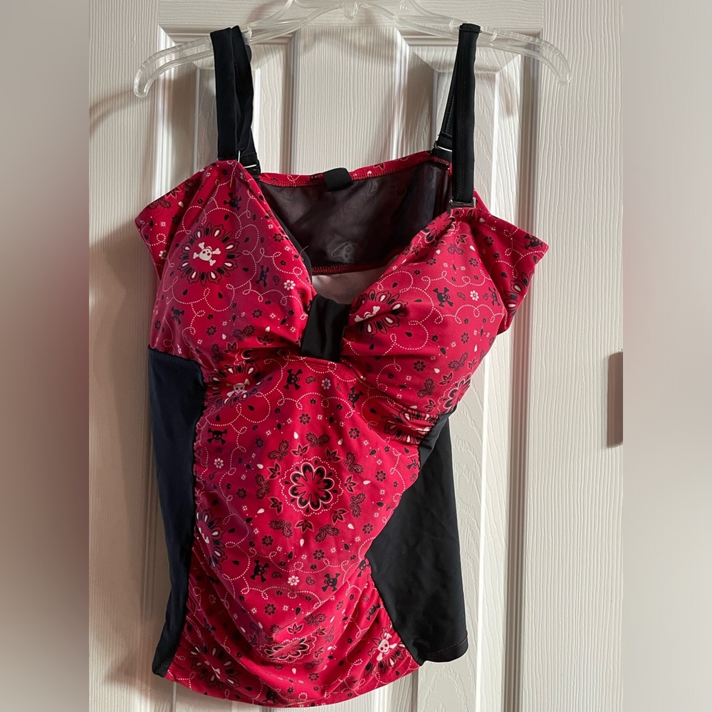 Torrid Retro Chic Skull and Crossbones Swimsuit Top, Red and Black, Size 3